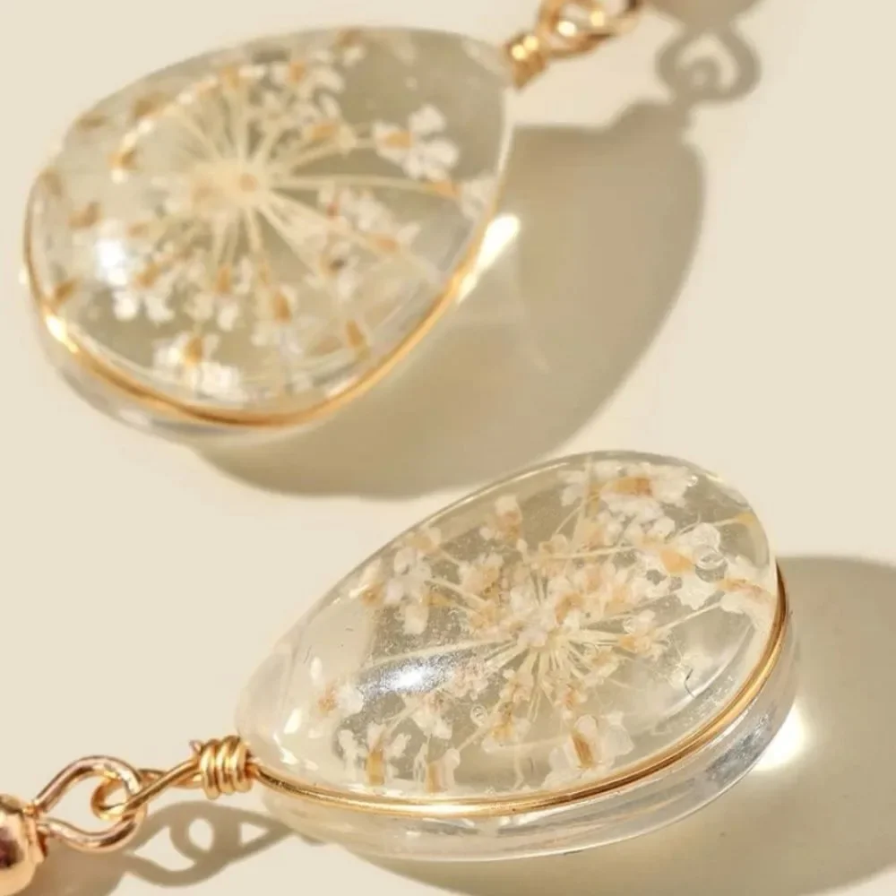 ✨🆕✨ Boho BEIGE 🤎 Clear Waterdrop Drop Dangle Earrings✨